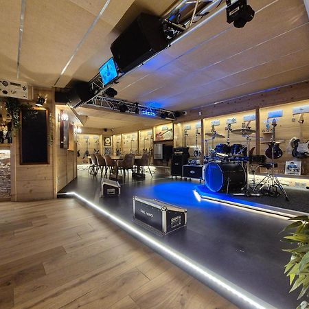 Del Vino Bar A Vin & Guitares Appartement Sauna Terrasse Garage Orchamps-Vennes Dış mekan fotoğraf