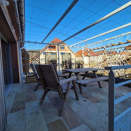Del Vino Bar A Vin & Guitares Appartement Sauna Terrasse Garage Orchamps-Vennes Dış mekan fotoğraf
