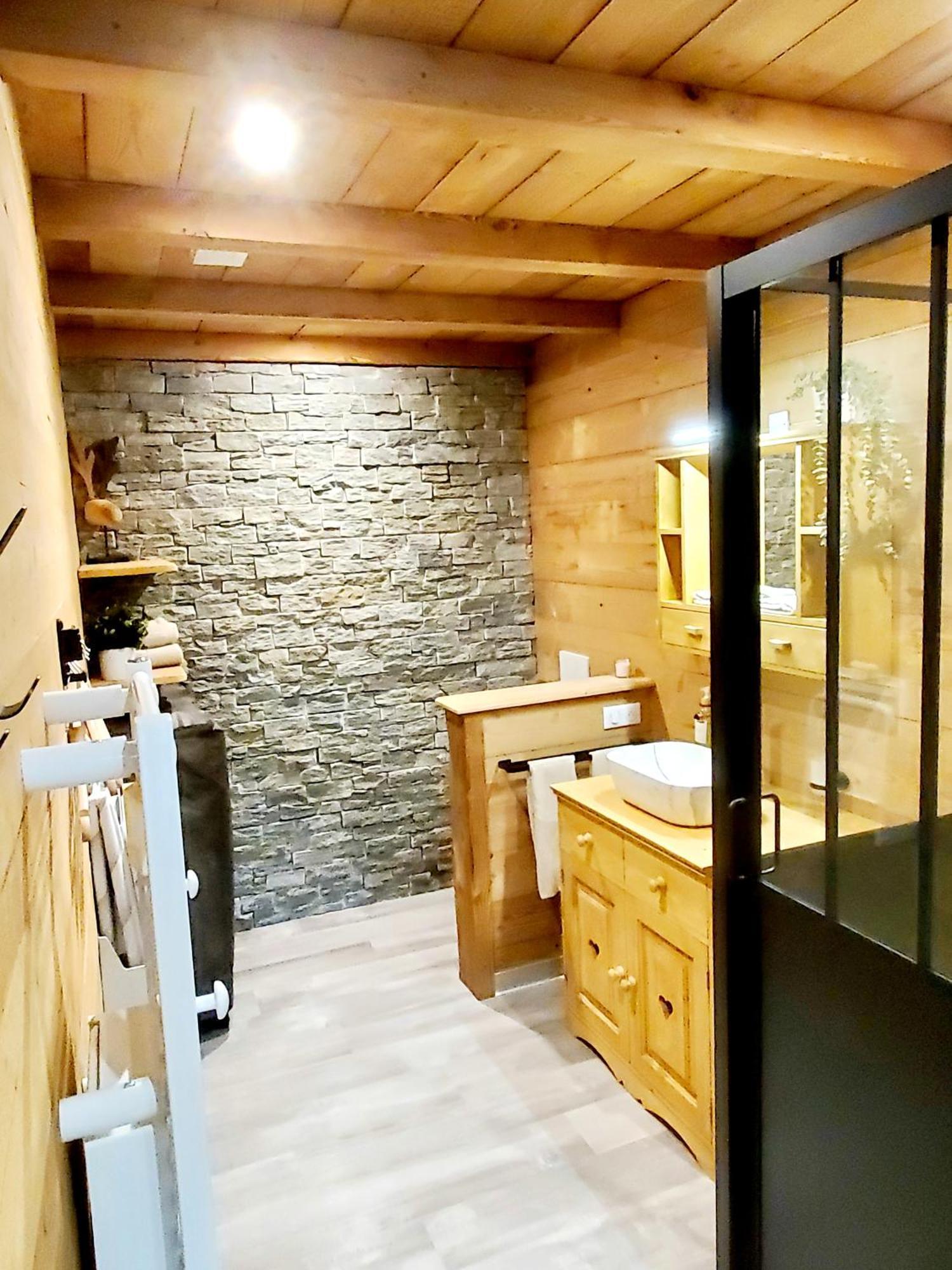 Del Vino Bar A Vin & Guitares Appartement Sauna Terrasse Garage Orchamps-Vennes Dış mekan fotoğraf