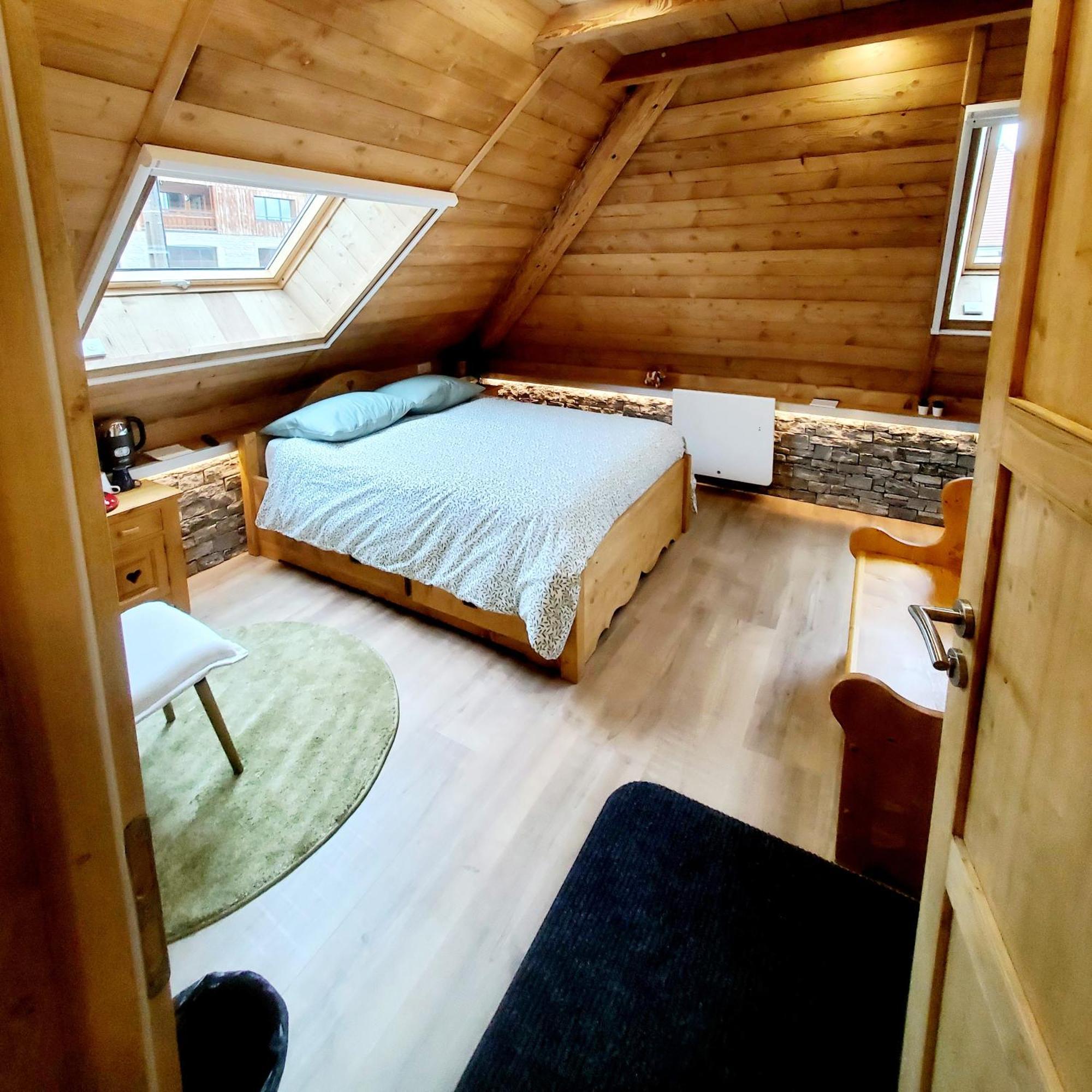 Del Vino Bar A Vin & Guitares Appartement Sauna Terrasse Garage Orchamps-Vennes Dış mekan fotoğraf