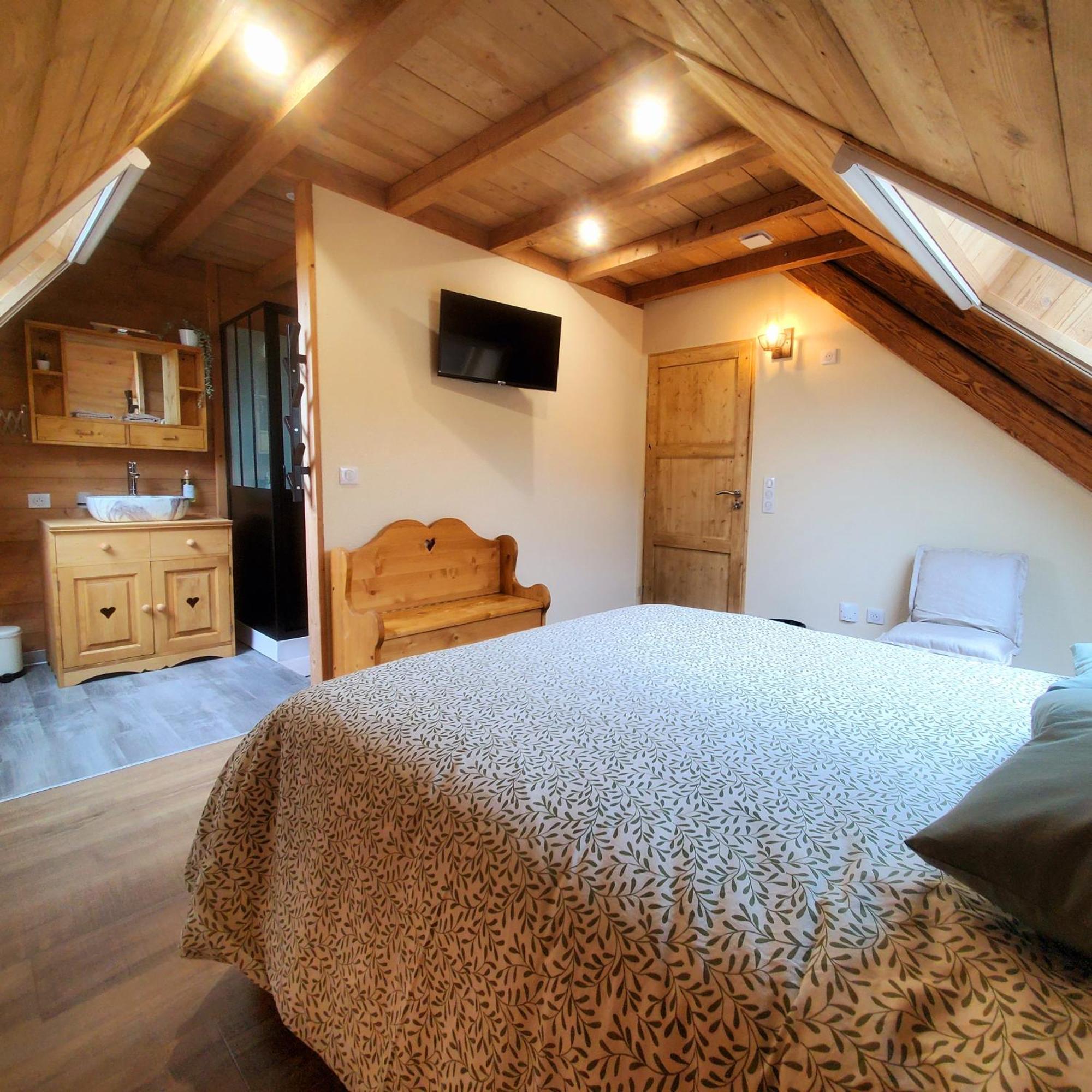 Del Vino Bar A Vin & Guitares Appartement Sauna Terrasse Garage Orchamps-Vennes Dış mekan fotoğraf