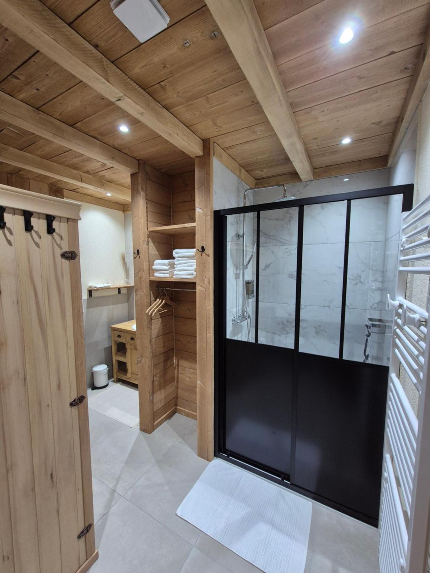 Del Vino Bar A Vin & Guitares Appartement Sauna Terrasse Garage Orchamps-Vennes Dış mekan fotoğraf